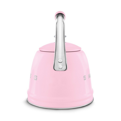 SMEG WKF01PK 50's style electric kettle with safety pouring spout - pink color