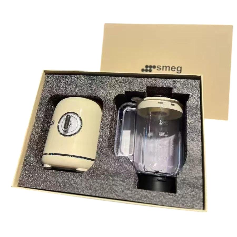 SMEG 50's style tabletop blender with 1.5 liter Tritan jar and 800W power - cream color