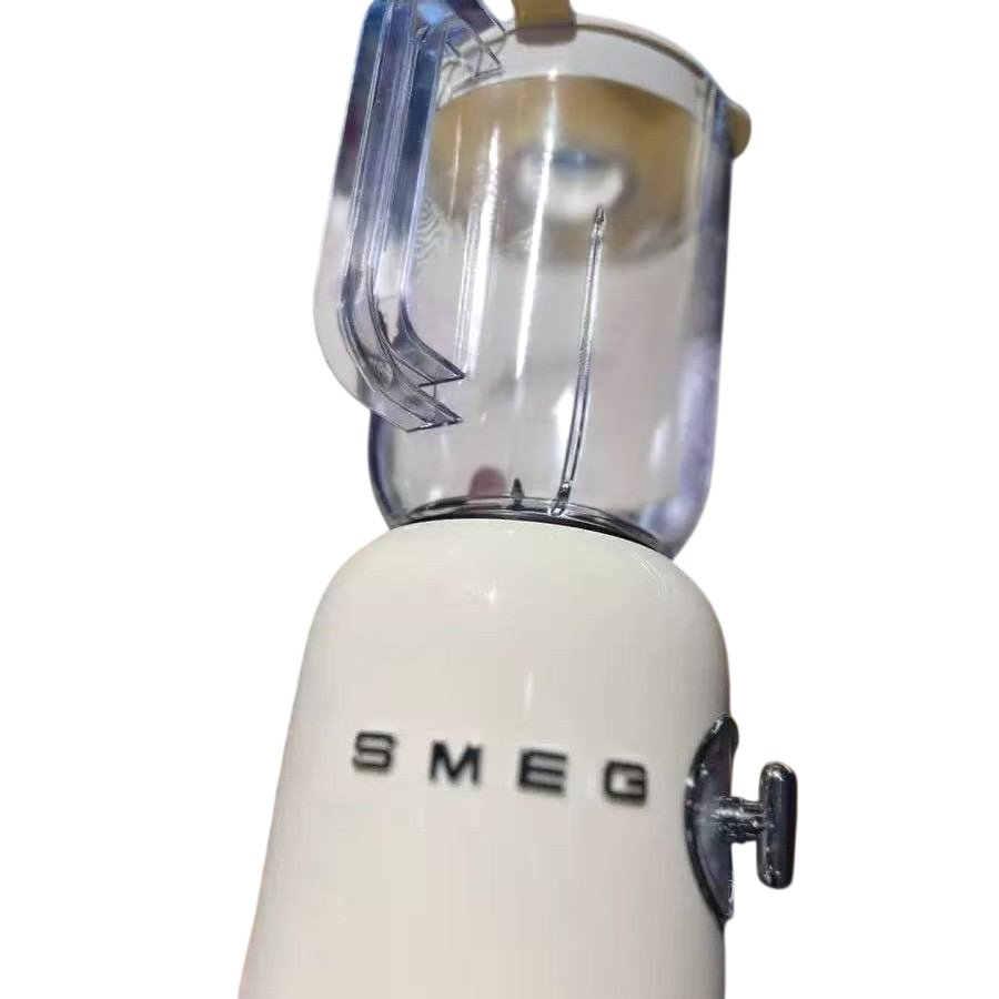 SMEG 50's style tabletop blender with 1.5 liter Tritan jar and 800W power - cream color