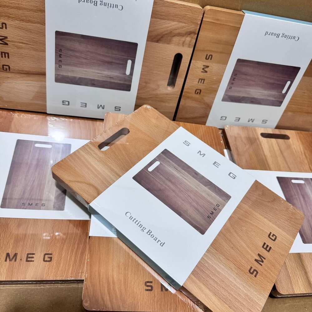 קרש חיתוך מעץ של Smeg – חד-צדדי
