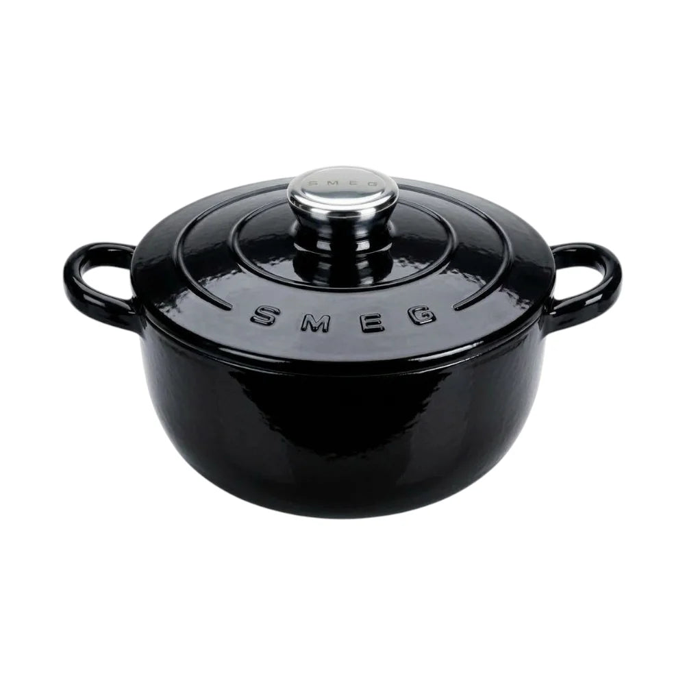 סיר ברזל יצוק של SMEG בנפח 4.2 ליטר עם ציפוי אמייל ומכסה - שחור