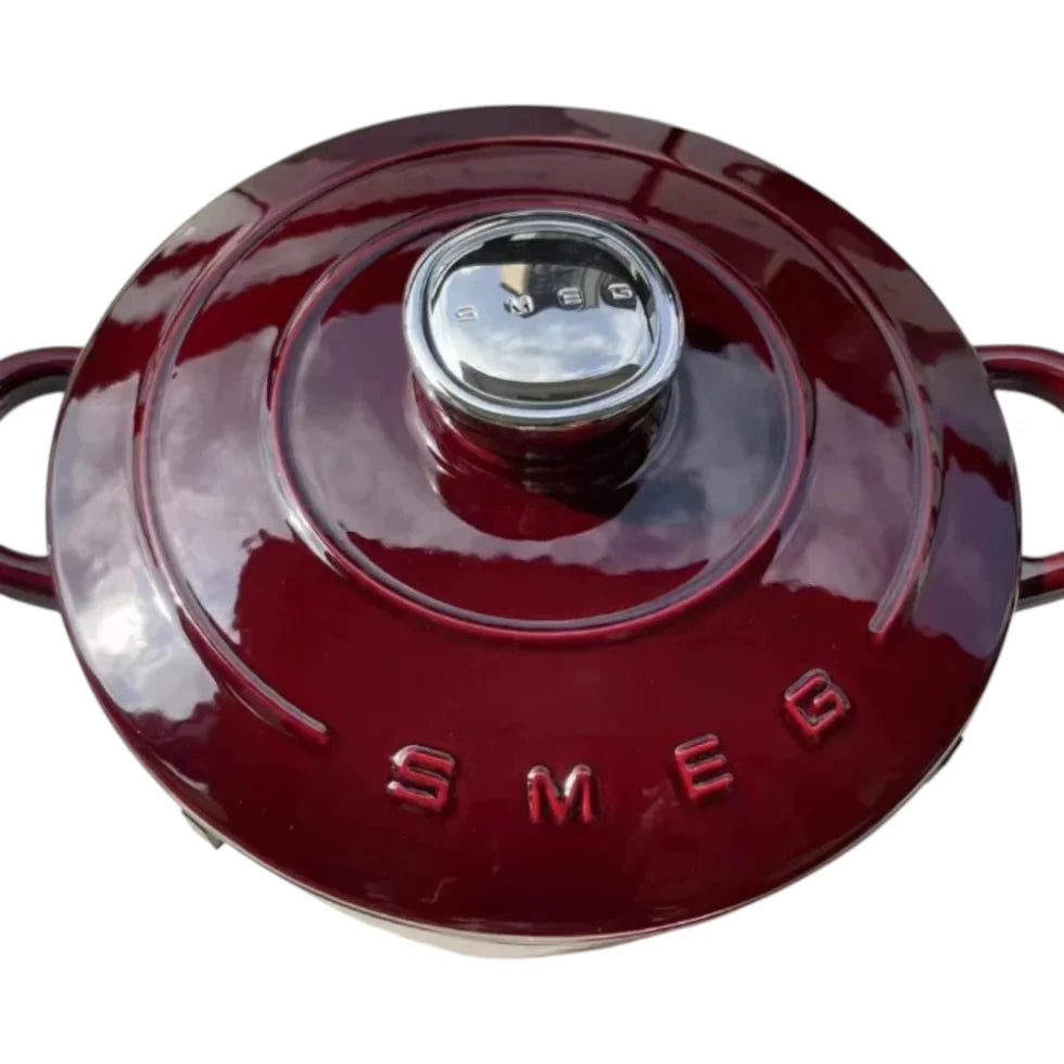 סיר ברזל יצוק של SMEG בנפח 4.2 ליטר עם ציפוי אמייל ומכסה - יין